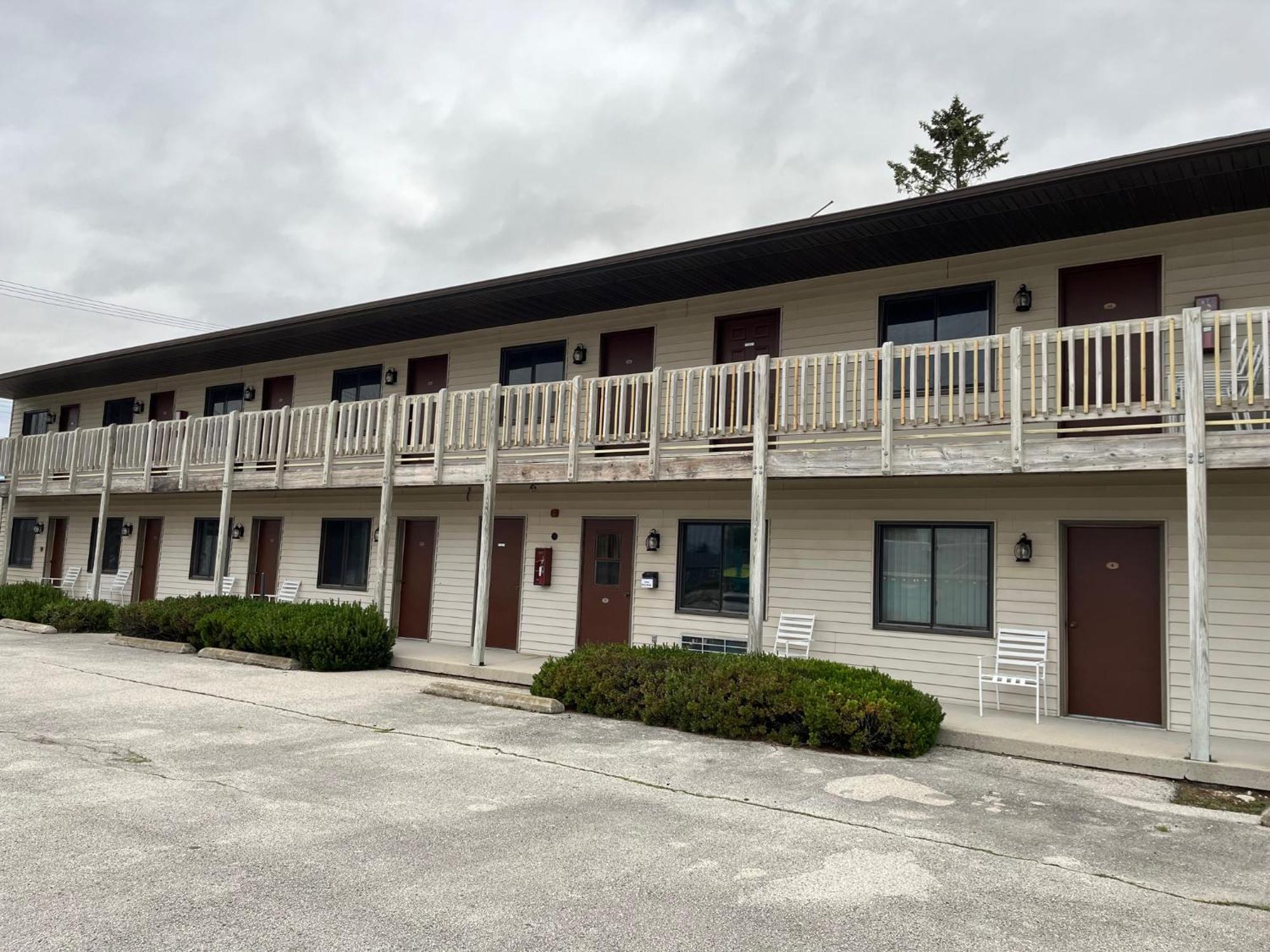Harbor Inn Algoma Exterior photo